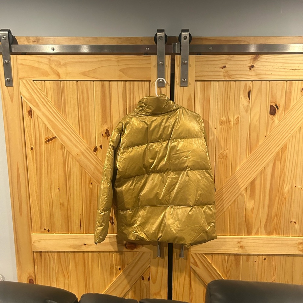 Women's Gold Puffer Jacket - Picture 4 of 4